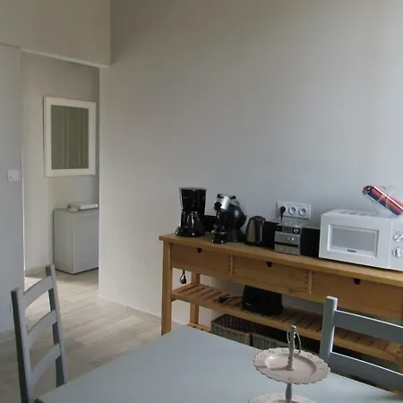 Superbe T2 Centre-ville Avec Garage Ferme Et Securise バンドール